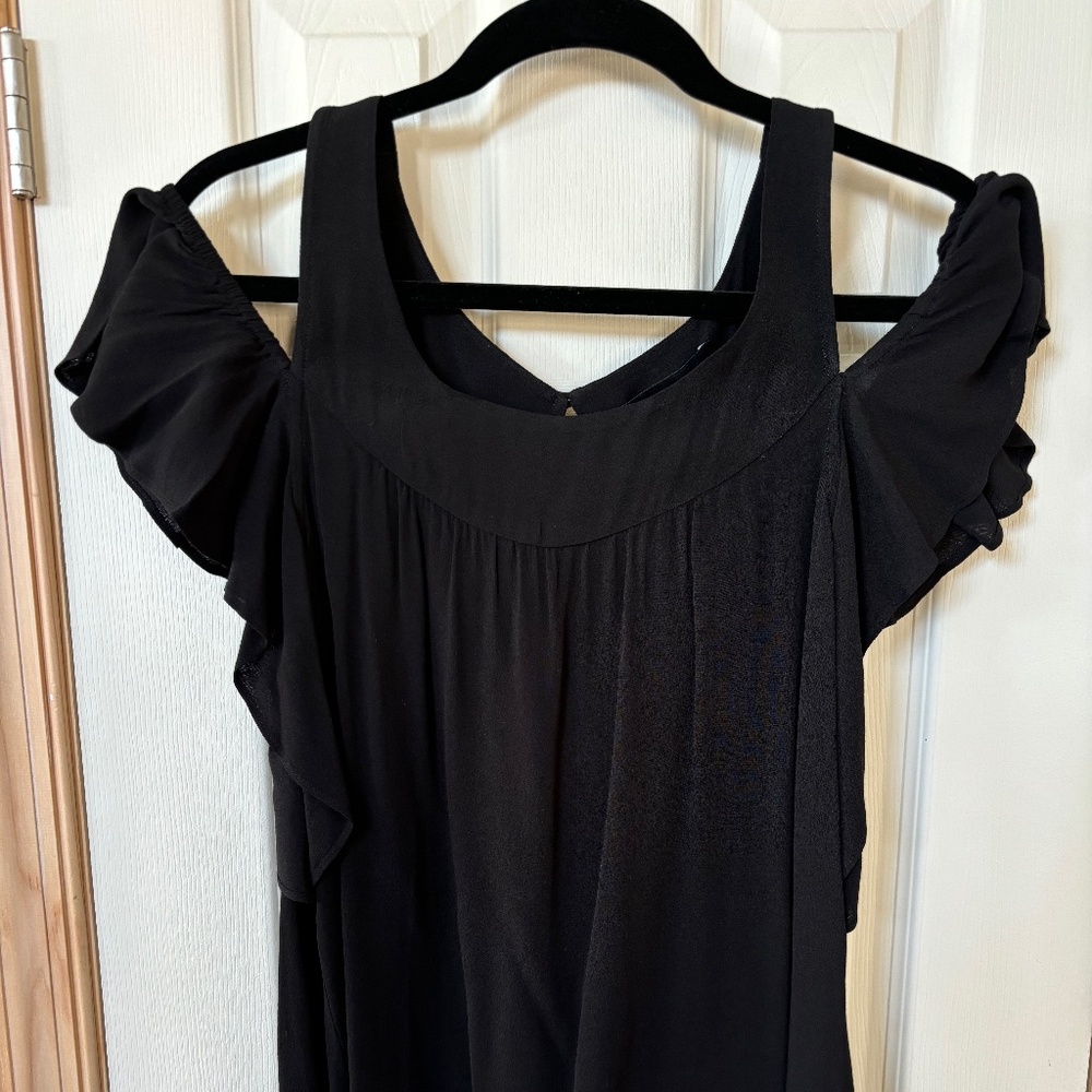 Womans top, Bevello by Sanctuary, exposed shoulder Black size M new with tags